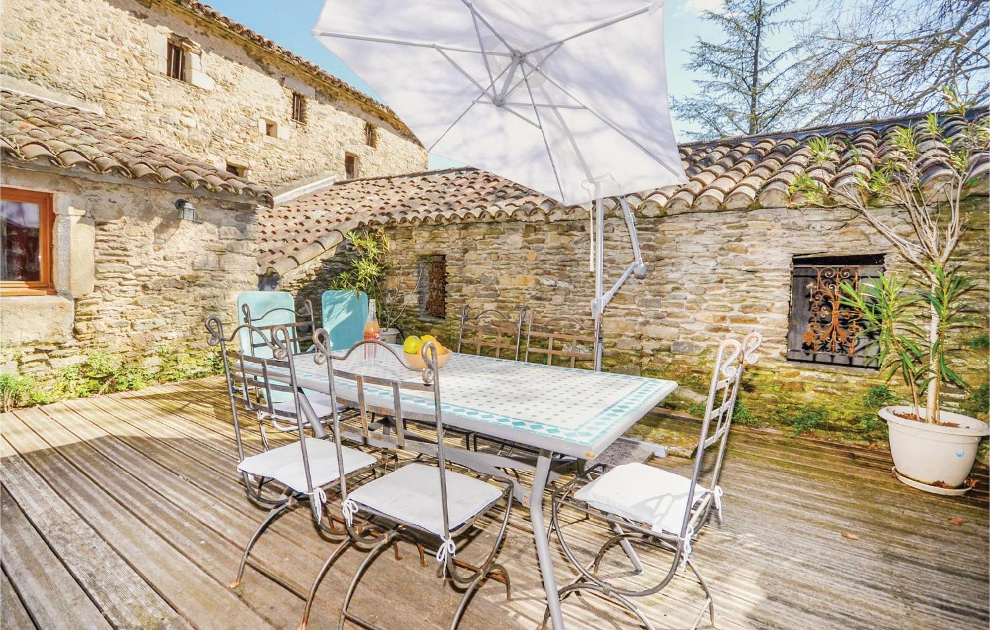 2 Bedroom Nice Apartment In Les Salles-Du-Gardon Soustelle Exterior foto