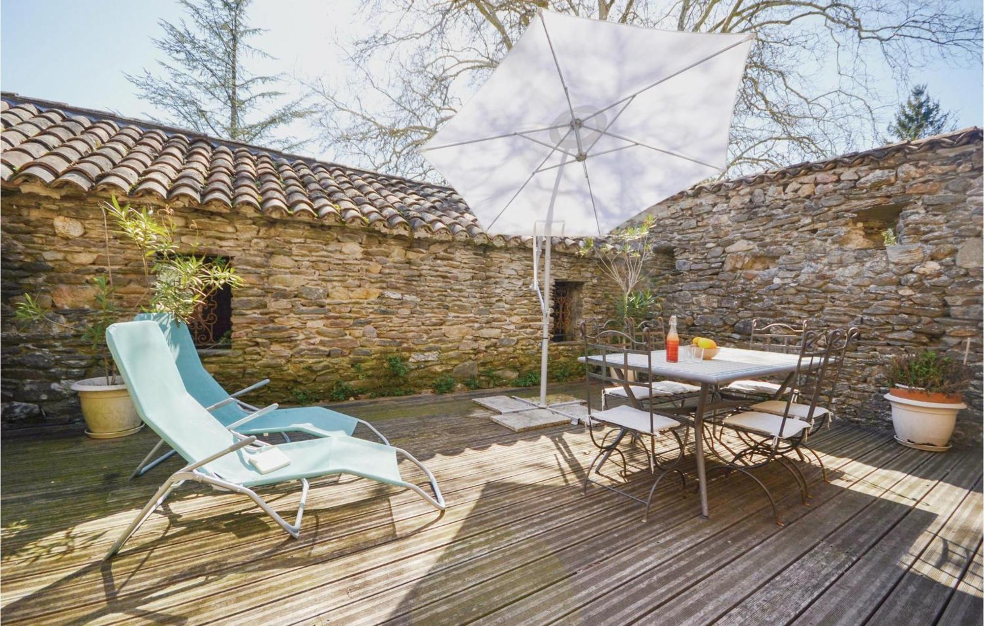 2 Bedroom Nice Apartment In Les Salles-Du-Gardon Soustelle Exterior foto
